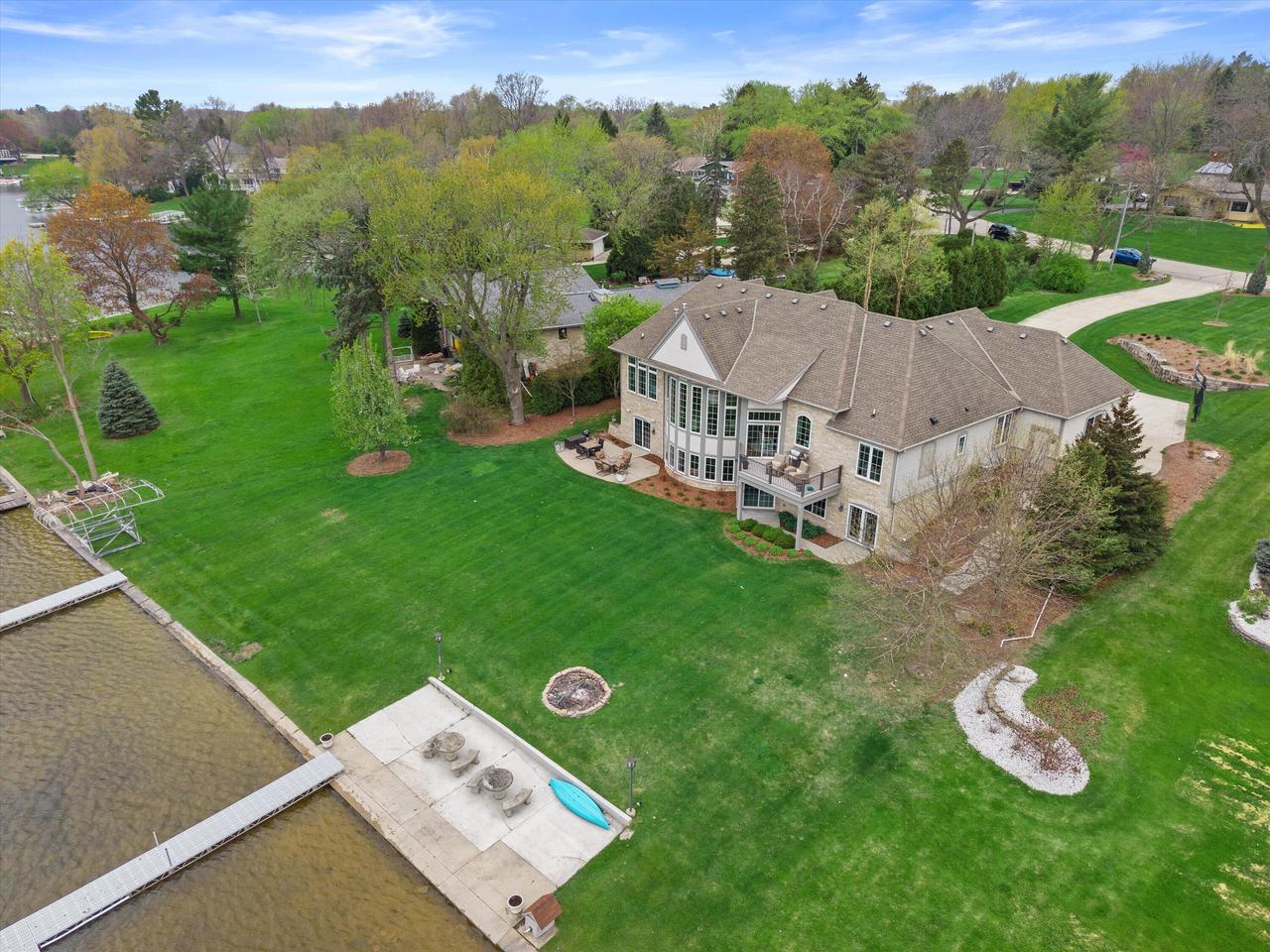 W356N5136 Lakeshore DRIVE