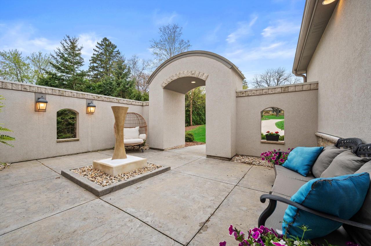 W356N5136 Lakeshore DRIVE