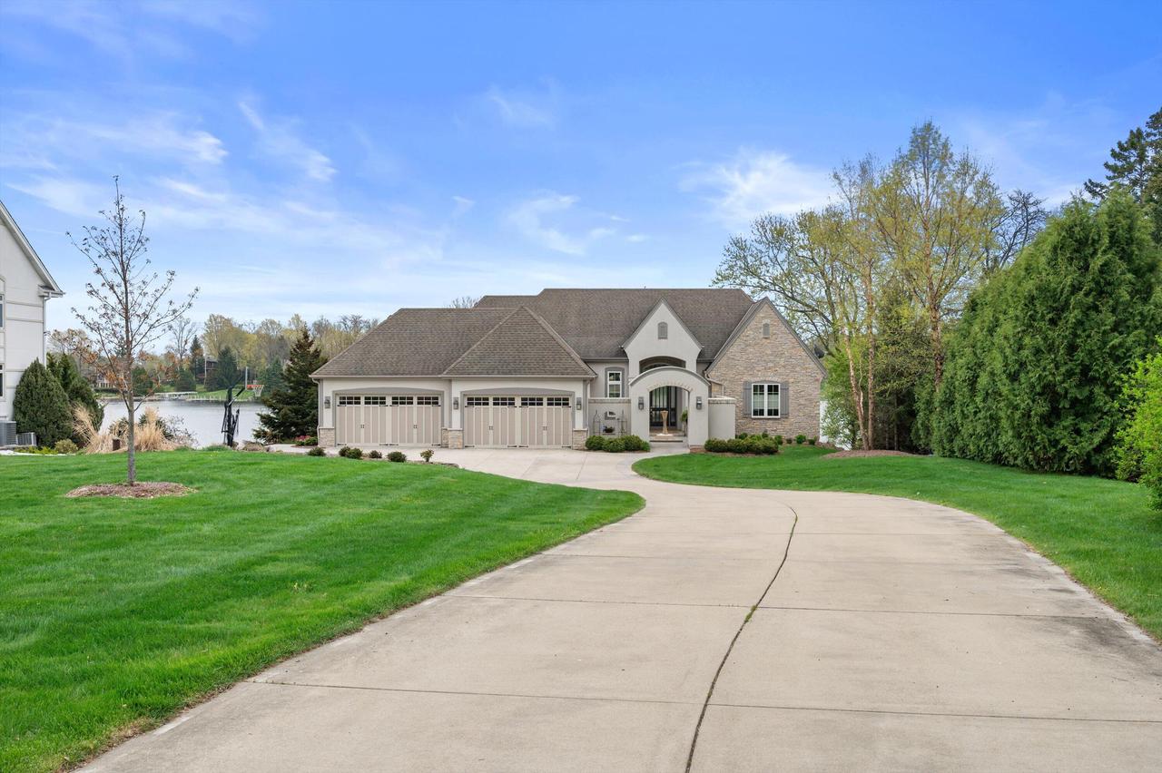 W356N5136 Lakeshore DRIVE