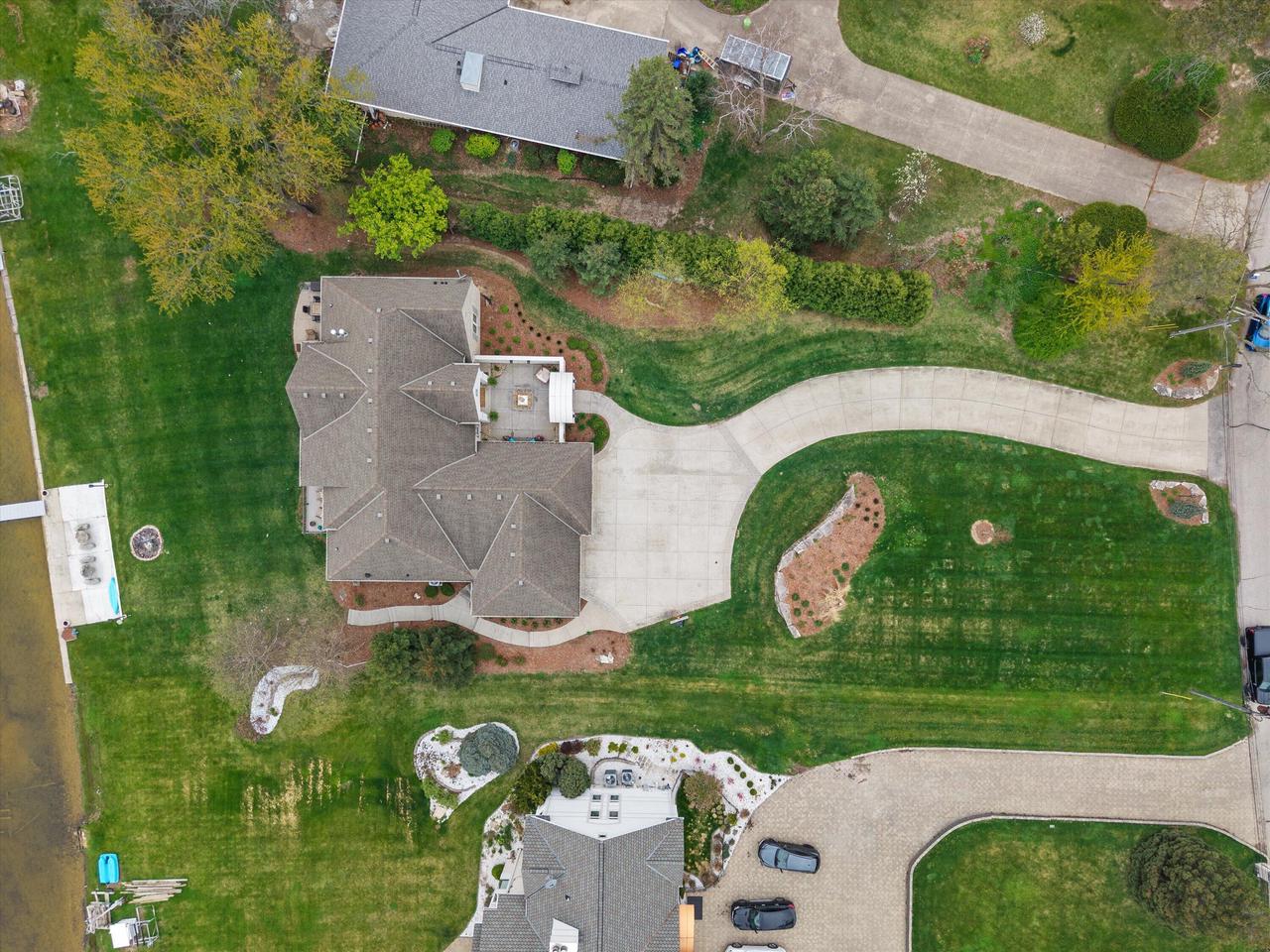 W356N5136 Lakeshore DRIVE