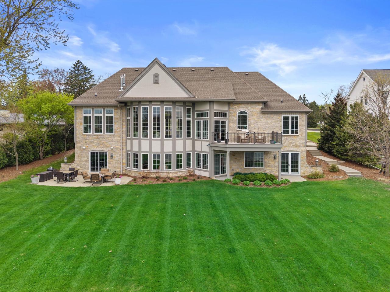 W356N5136 Lakeshore DRIVE