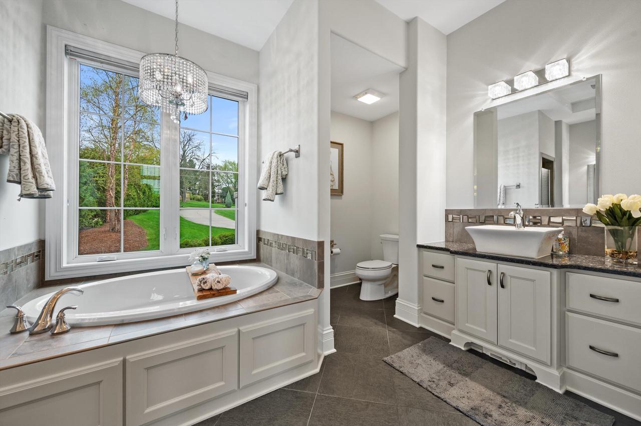 W356N5136 Lakeshore DRIVE