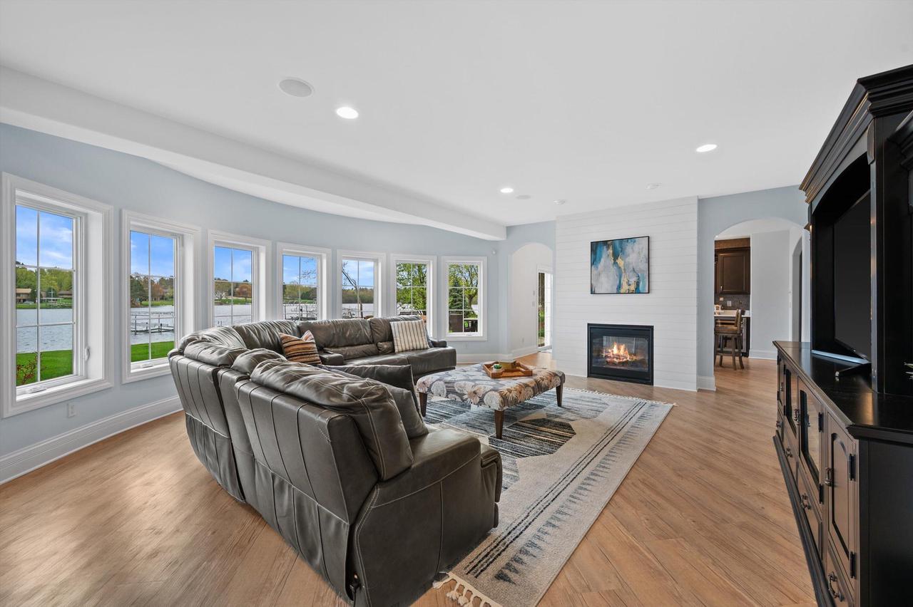 W356N5136 Lakeshore DRIVE