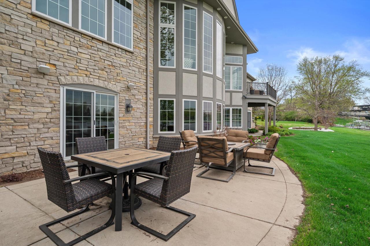 W356N5136 Lakeshore DRIVE