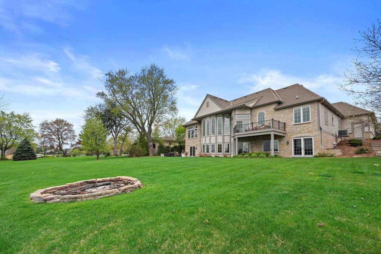 W356N5136 Lakeshore DRIVE