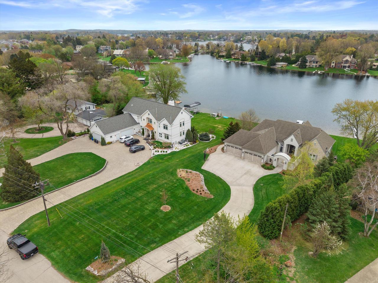 W356N5136 Lakeshore DRIVE