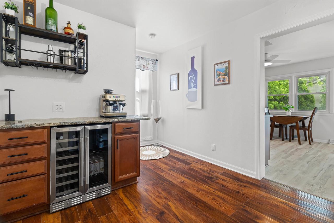 1542 3rd STREET