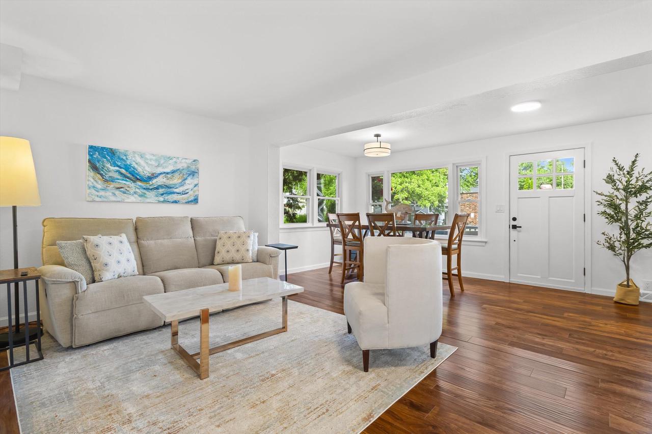 1542 3rd STREET