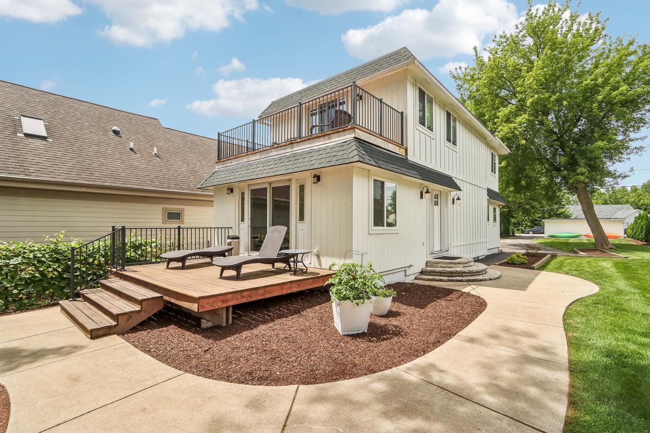 W351N5464 Lake DRIVE