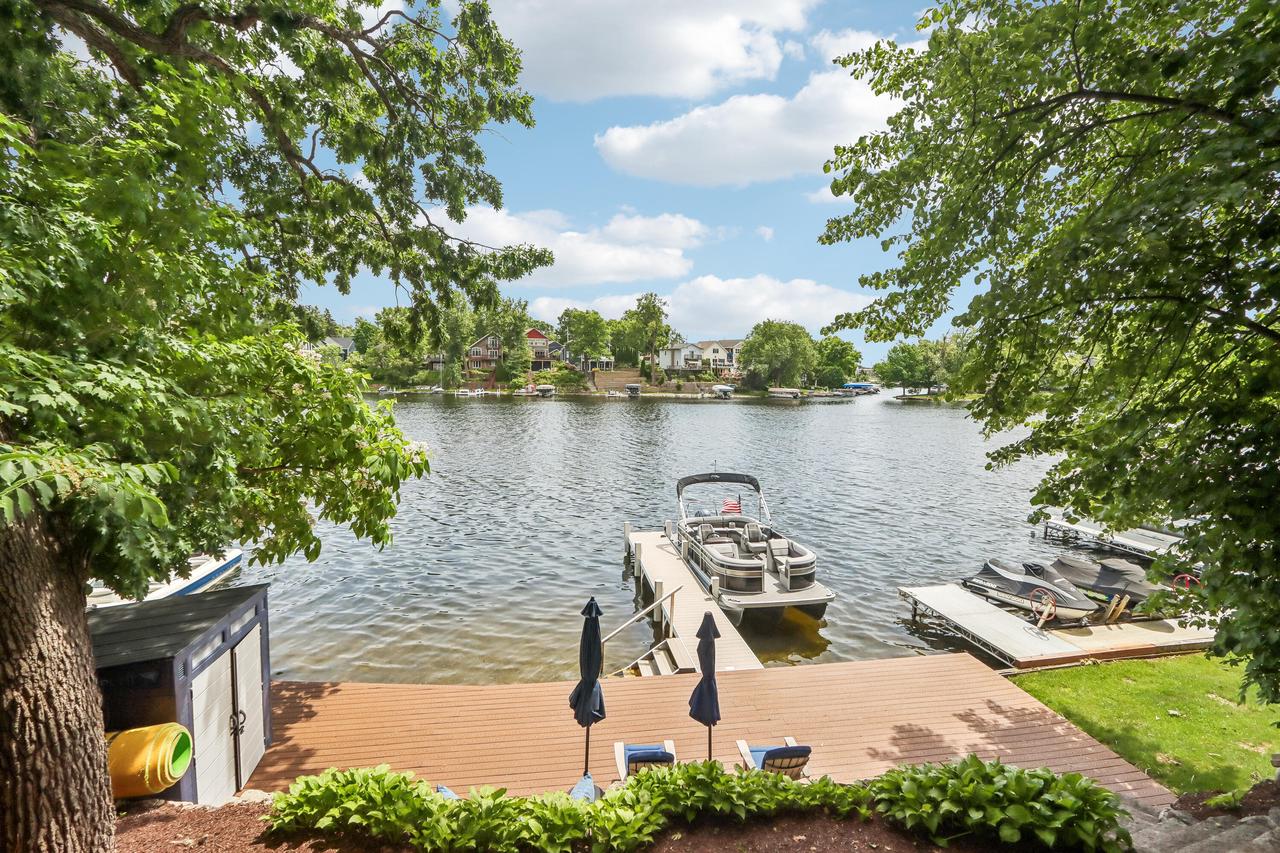 W351N5464 Lake DRIVE