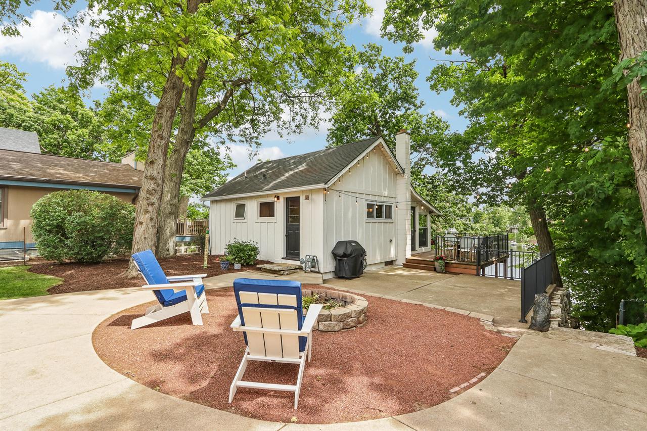 W351N5464 Lake DRIVE