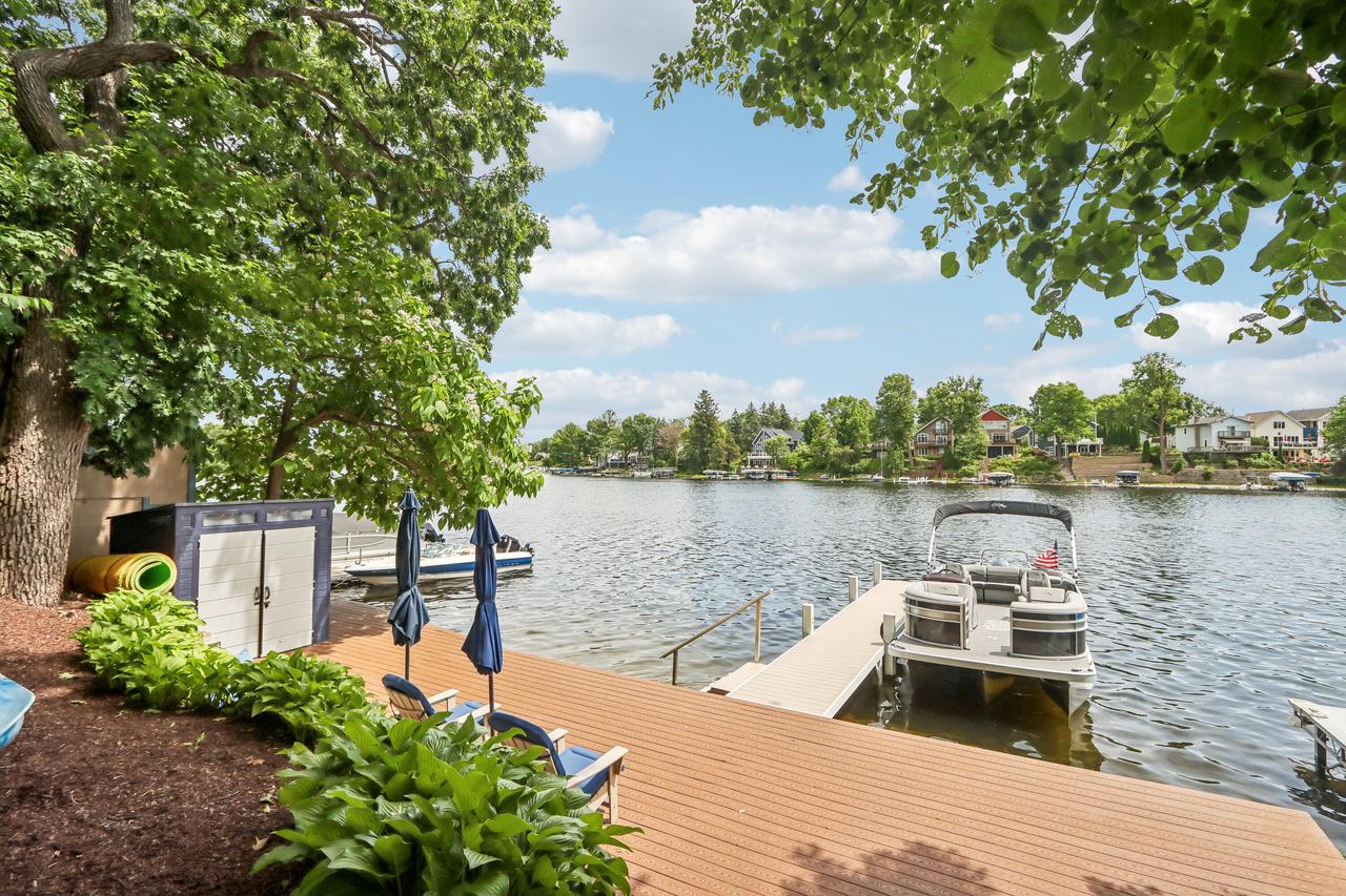 W351N5464 Lake DRIVE