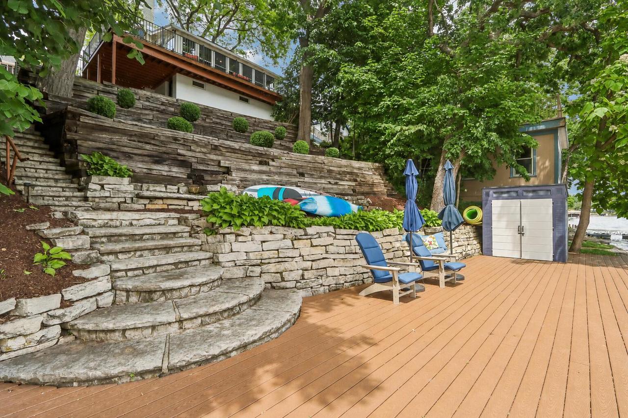 W351N5464 Lake DRIVE