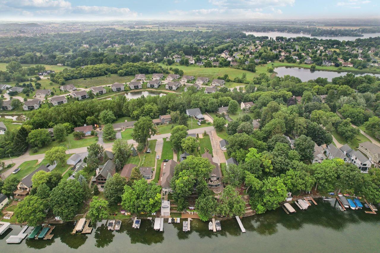 W351N5464 Lake DRIVE