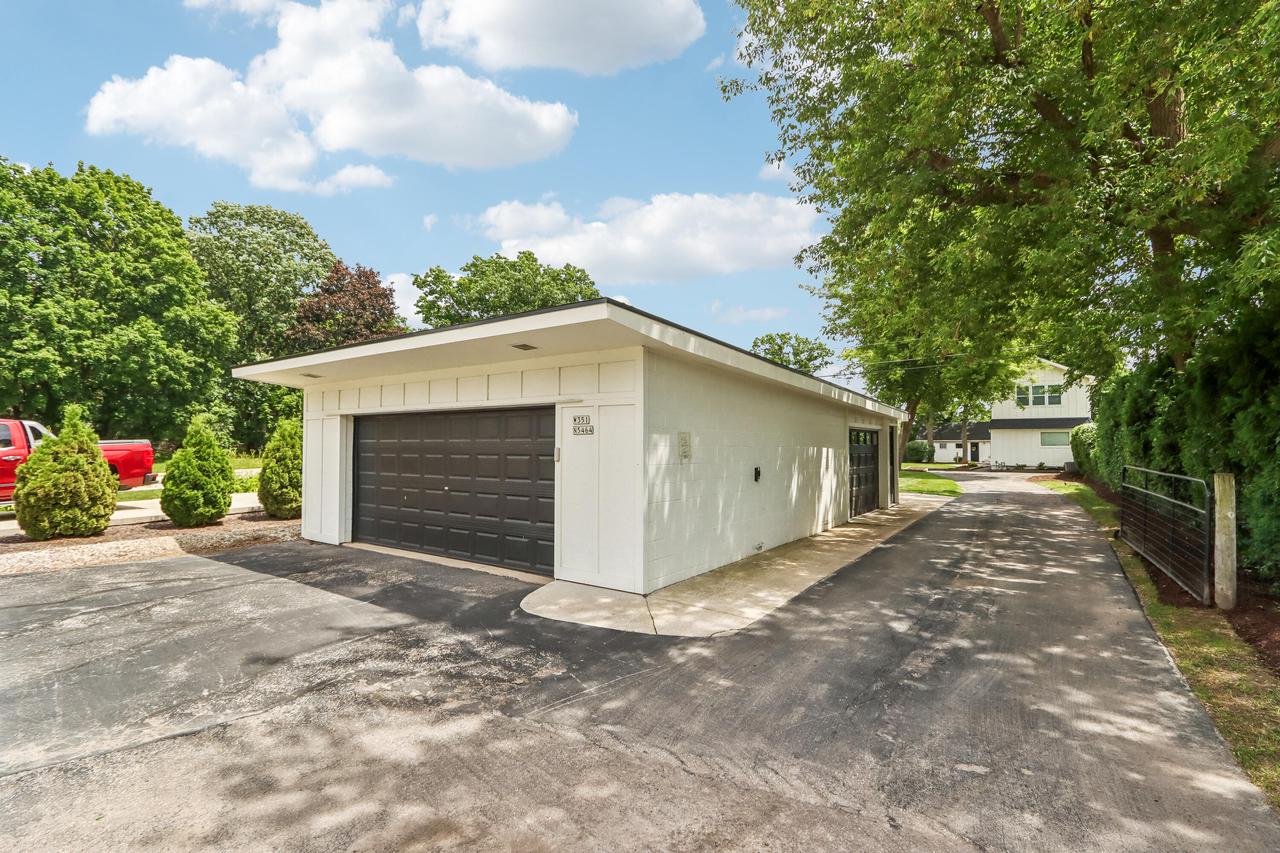 W351N5464 Lake DRIVE