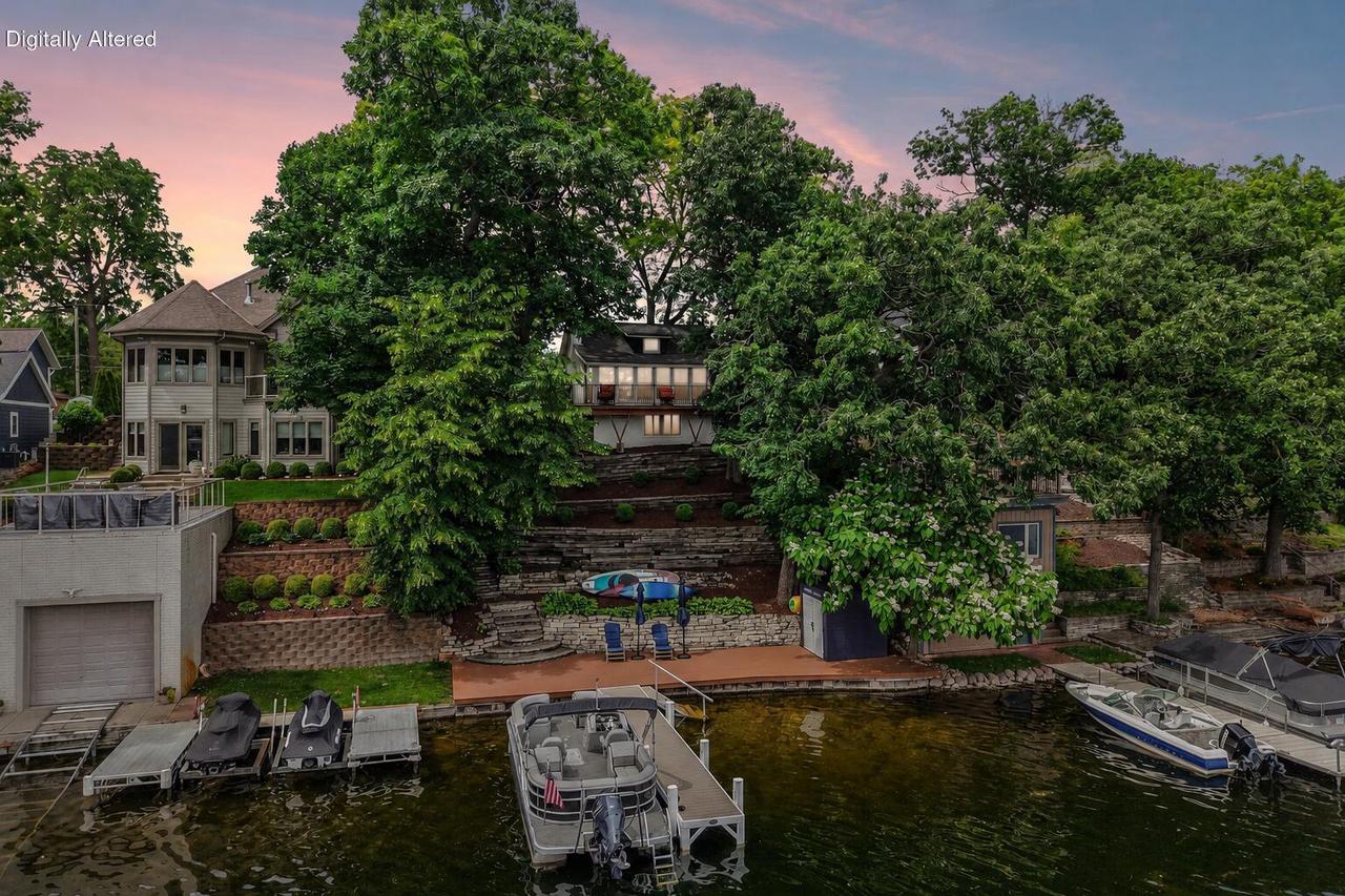 W351N5464 Lake DRIVE