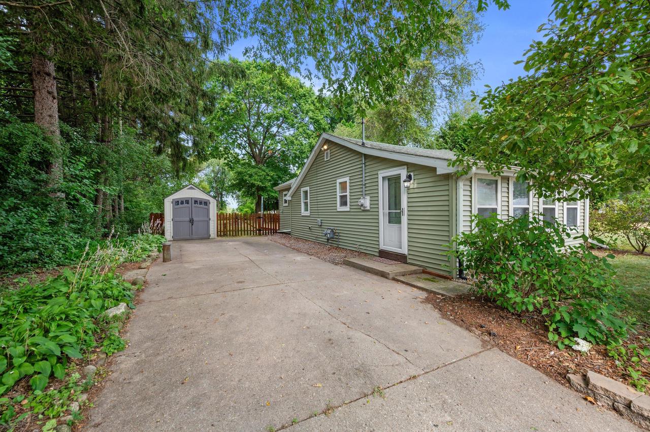 W342N4861 W Lindy LANE