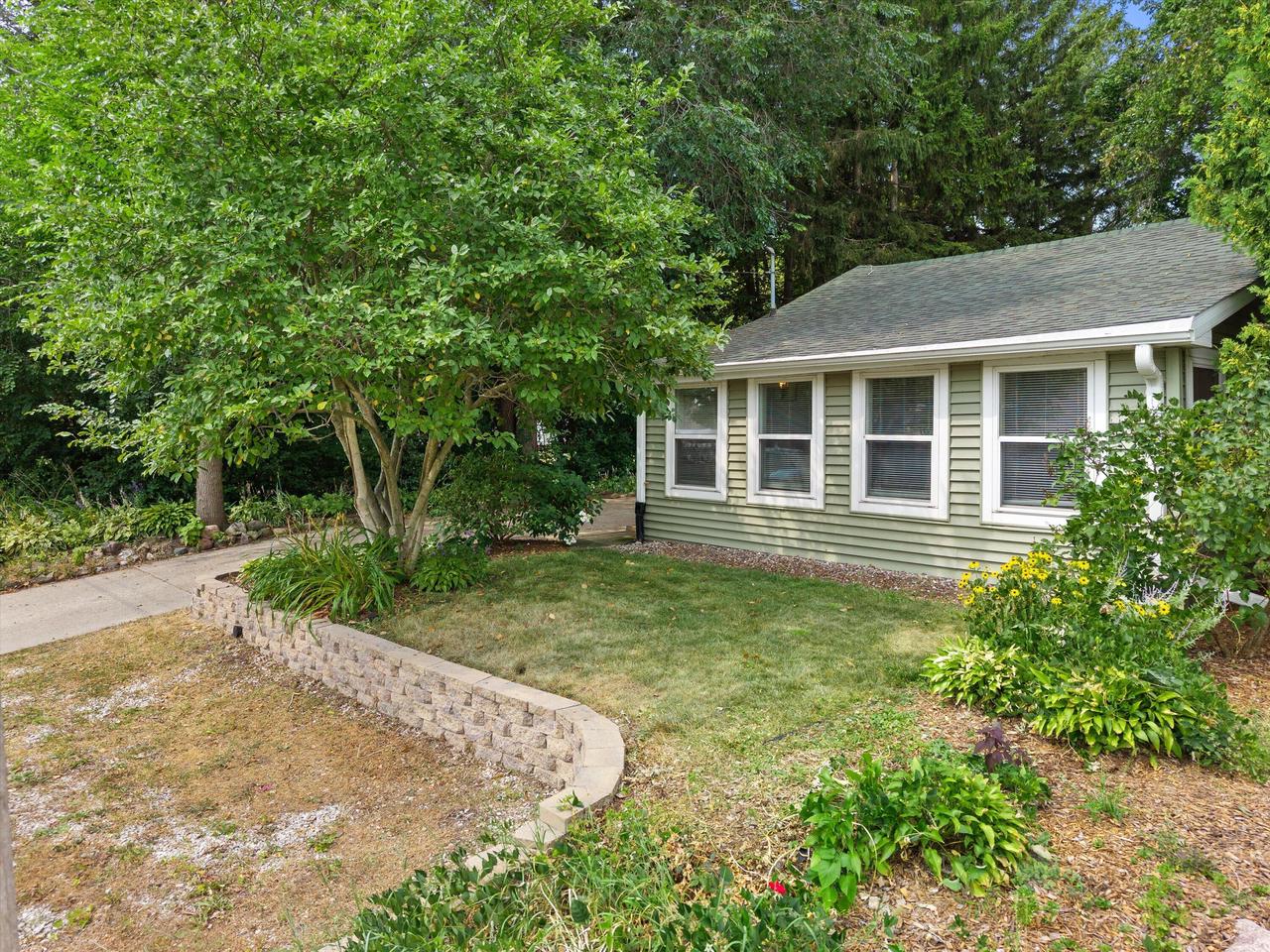 W342N4861 W Lindy LANE