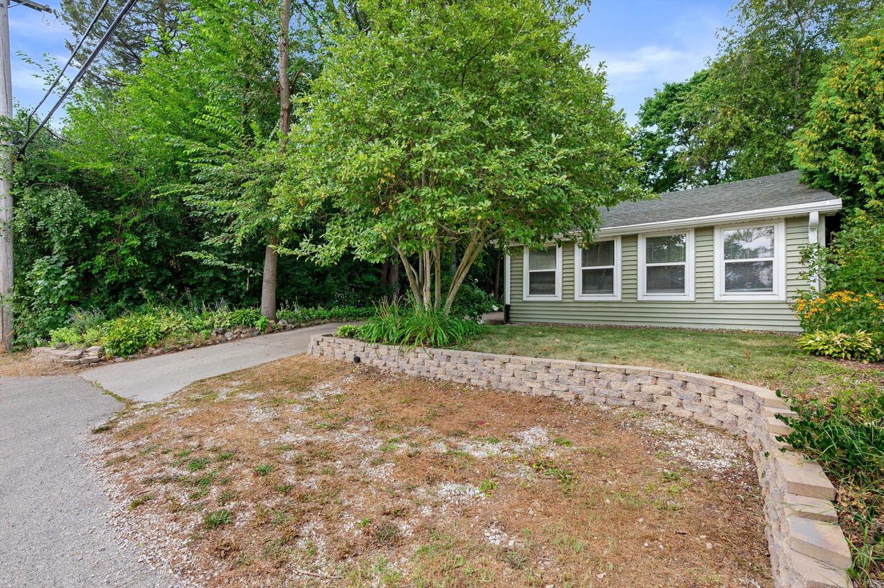 W342N4861 W Lindy LANE