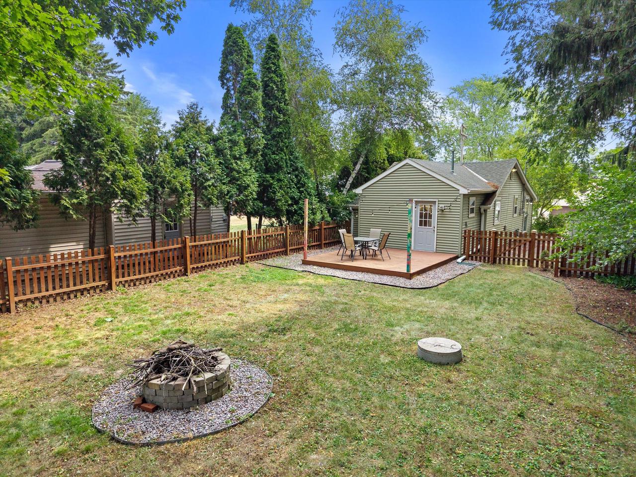 W342N4861 W Lindy LANE