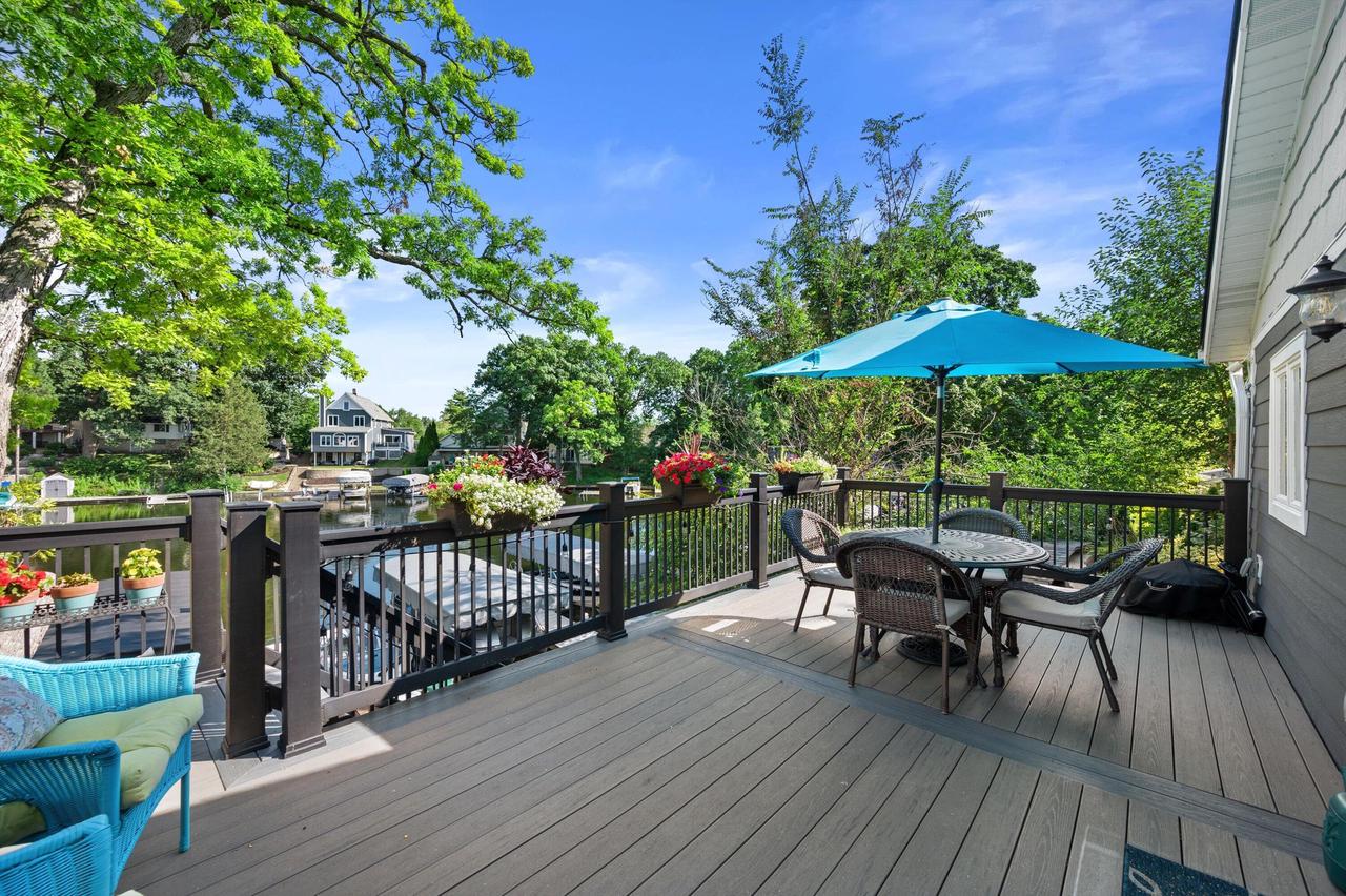 W352N5282 Lake DRIVE