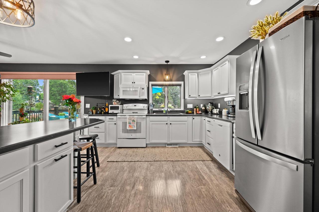 W352N5282 Lake DRIVE