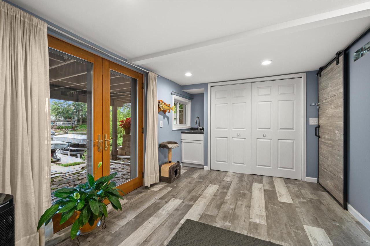W352N5282 Lake DRIVE