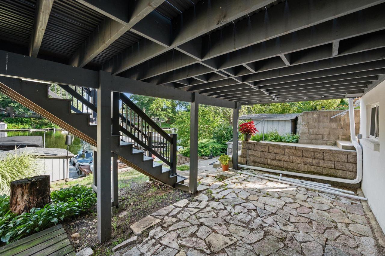 W352N5282 Lake DRIVE