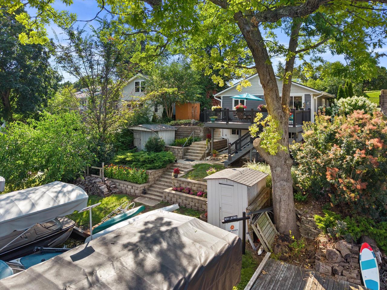 W352N5282 Lake DRIVE