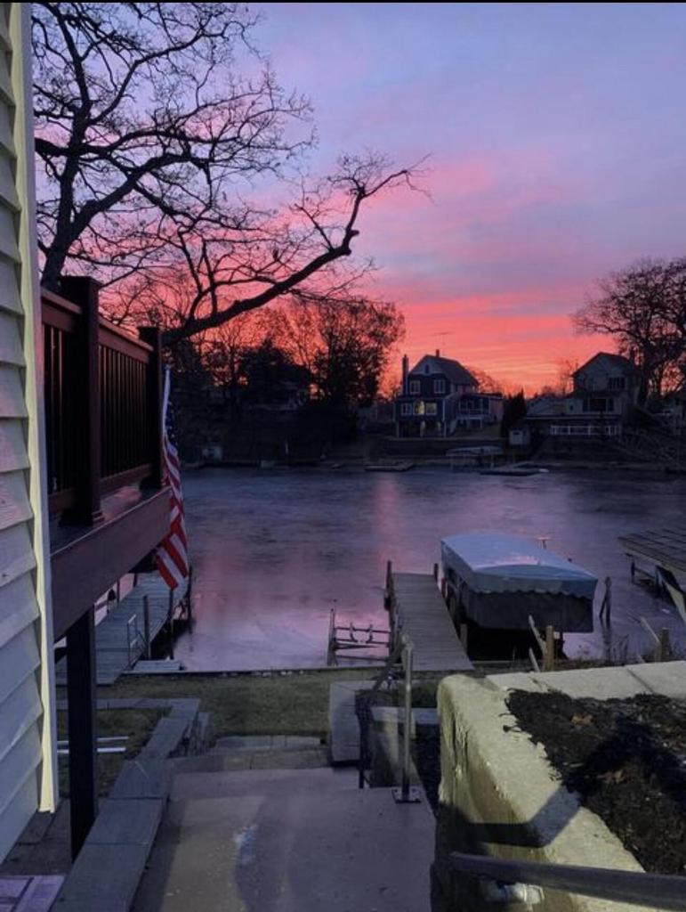 W352N5282 Lake DRIVE