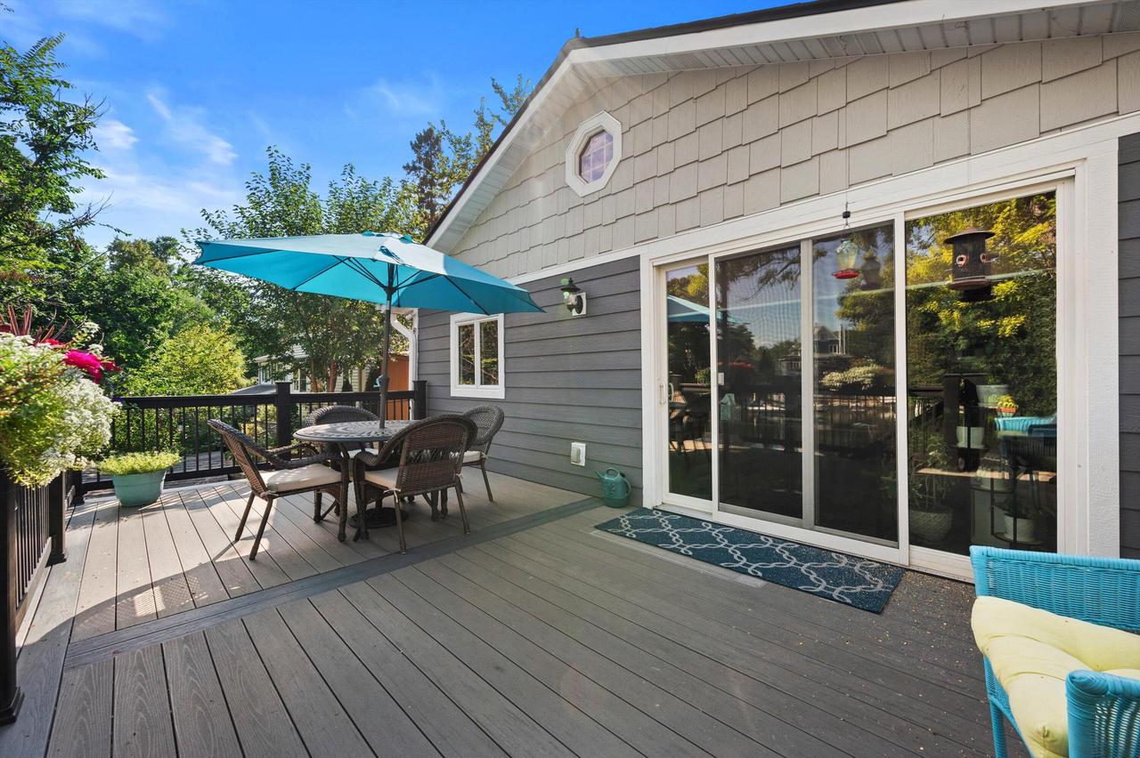 W352N5282 Lake DRIVE
