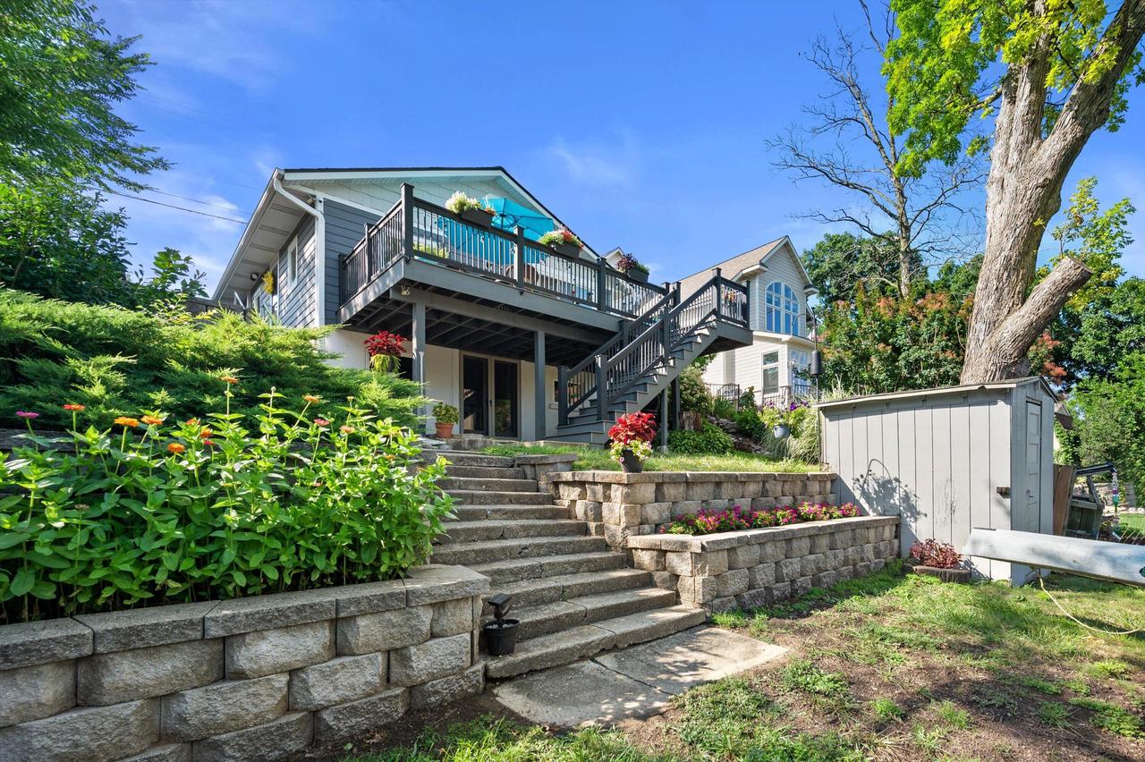 W352N5282 Lake DRIVE