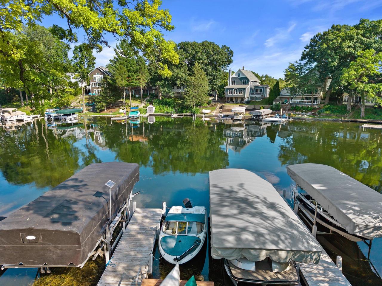 W352N5282 Lake DRIVE