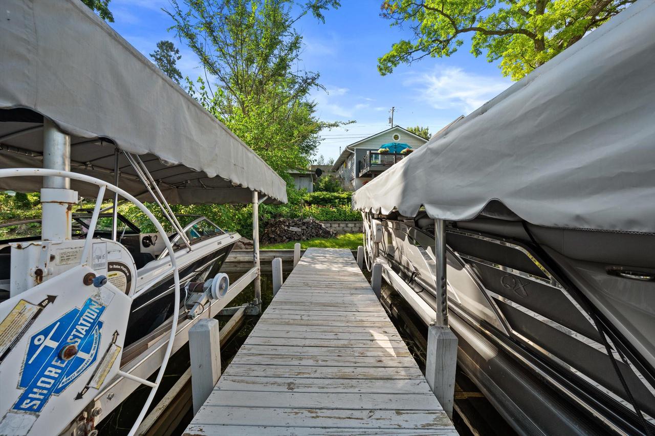 W352N5282 Lake DRIVE