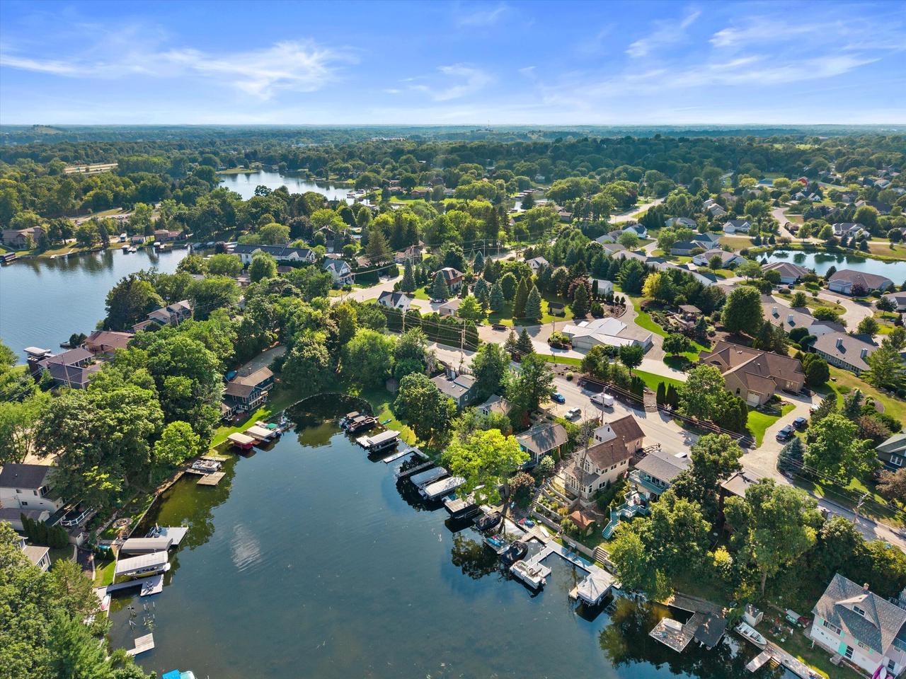 W352N5282 Lake DRIVE