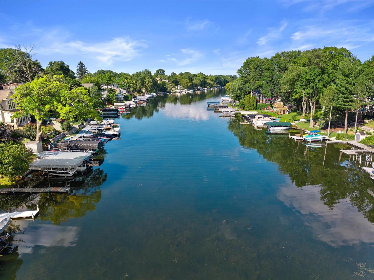 W352N5282 Lake DRIVE