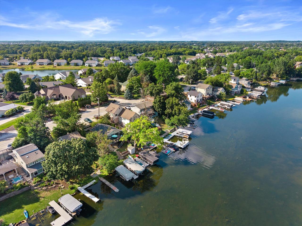 W352N5282 Lake DRIVE