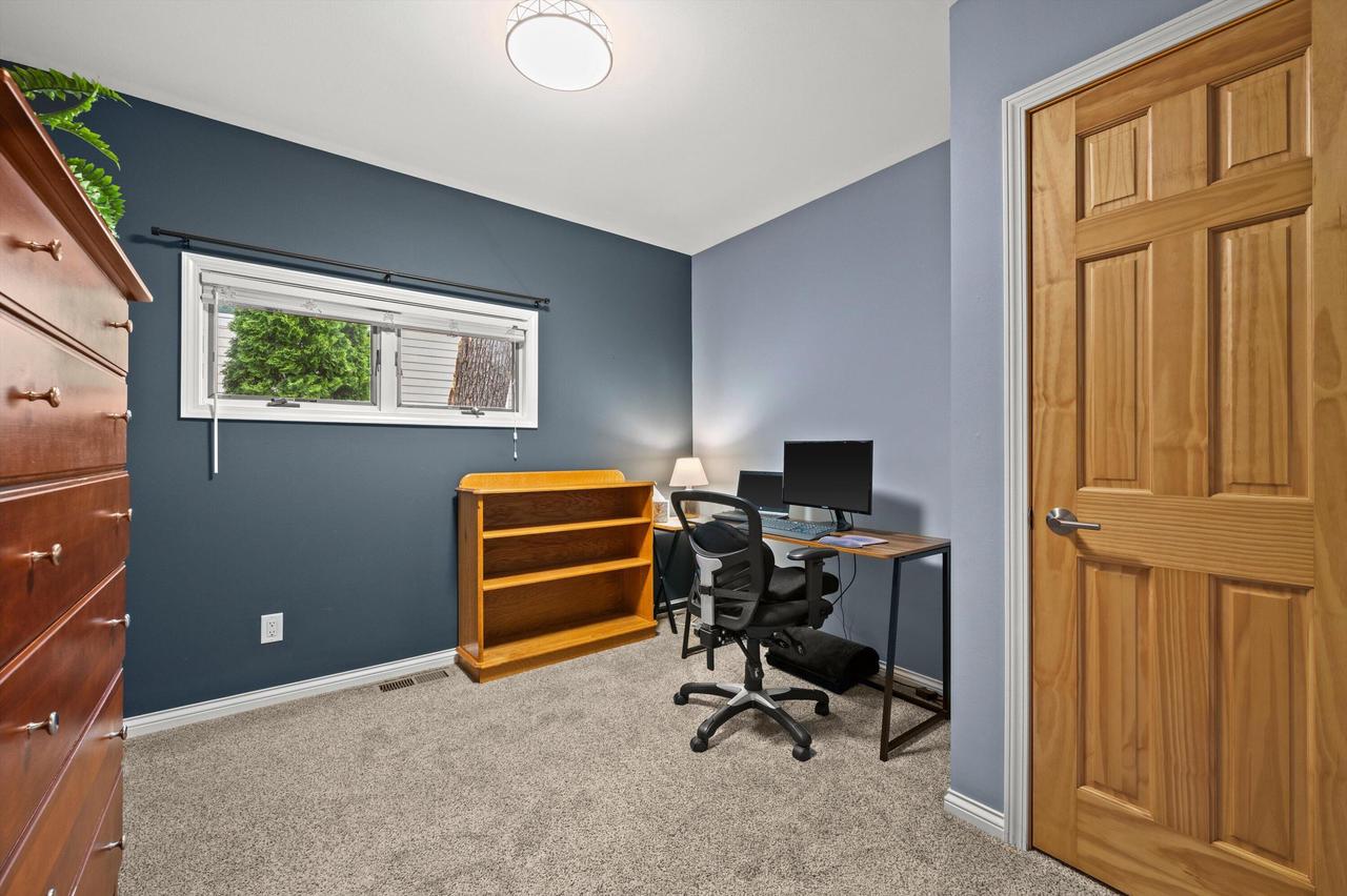 W352N5282 Lake DRIVE