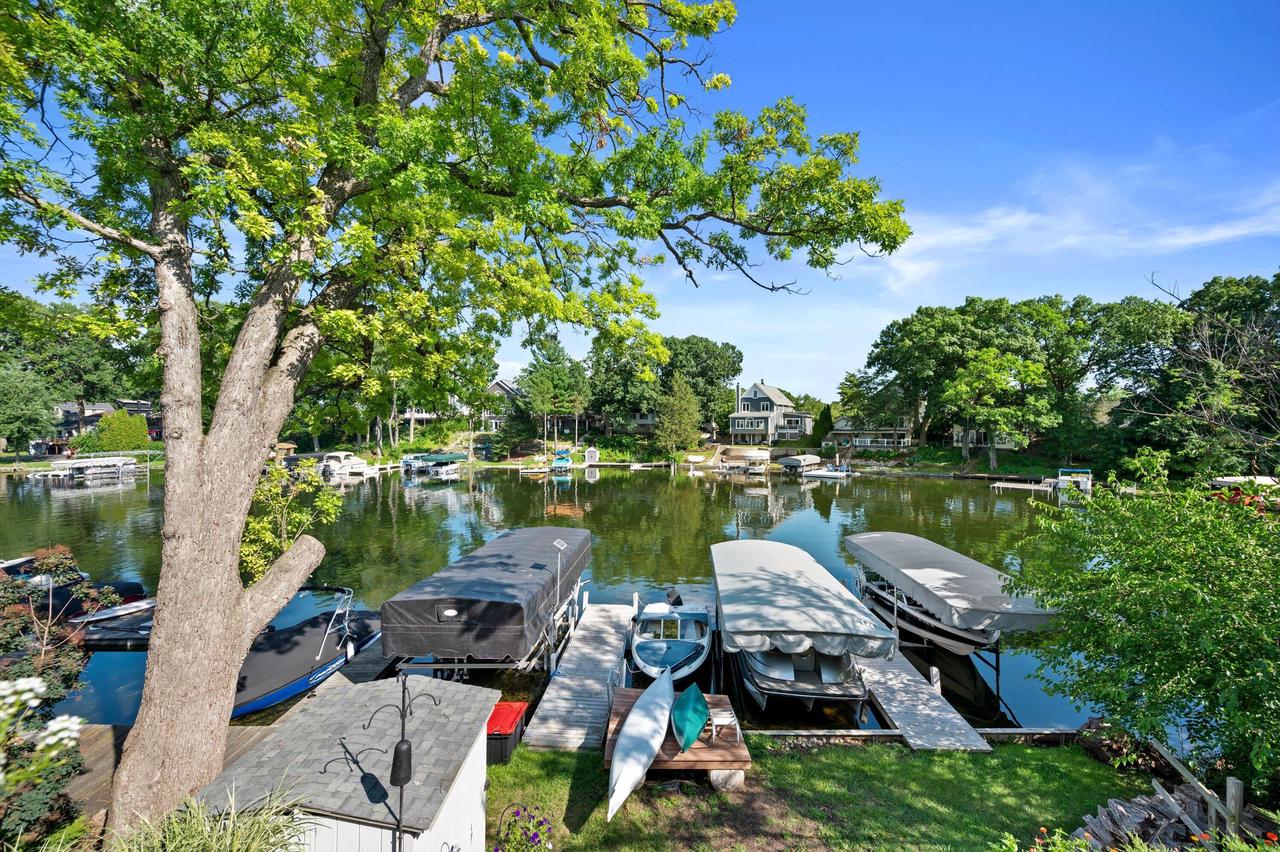 W352N5282 Lake DRIVE