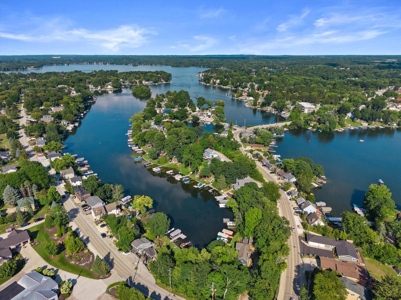 W352N5282 Lake DRIVE