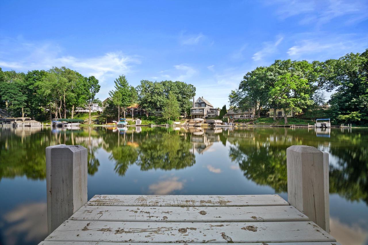 W352N5282 Lake DRIVE