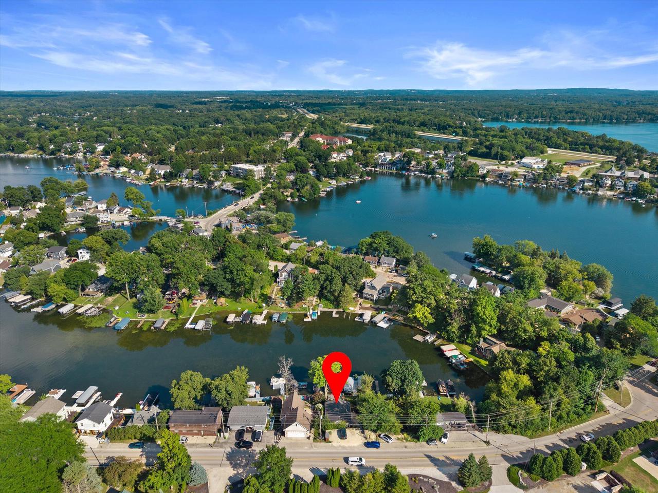 W352N5282 Lake DRIVE
