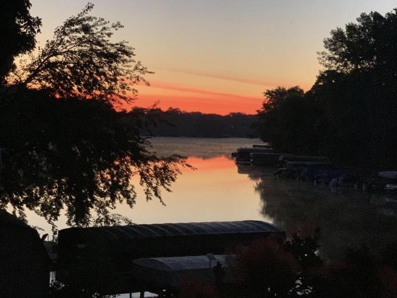 W352N5282 Lake DRIVE