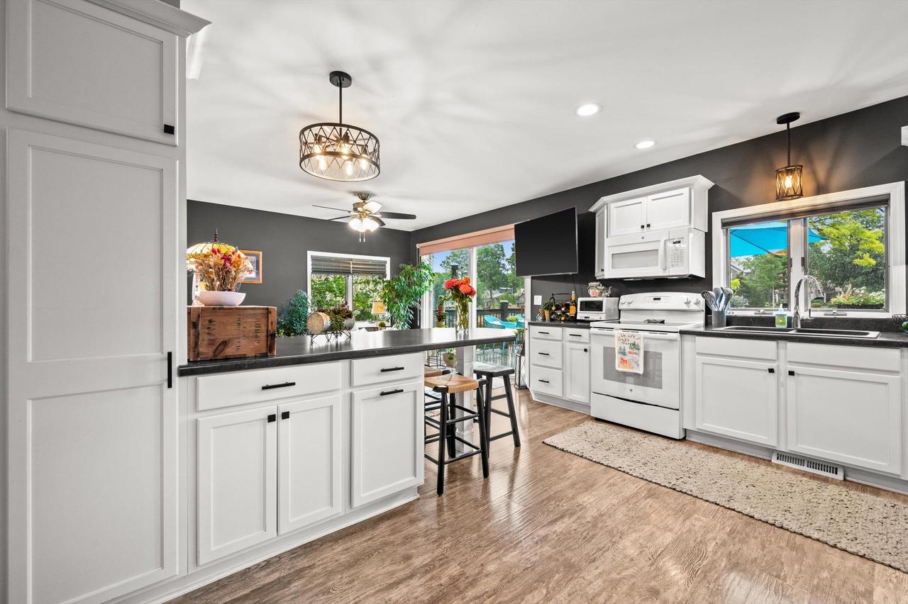 W352N5282 Lake DRIVE