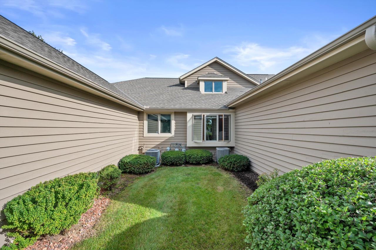 W240N2377 Range Line COURT B