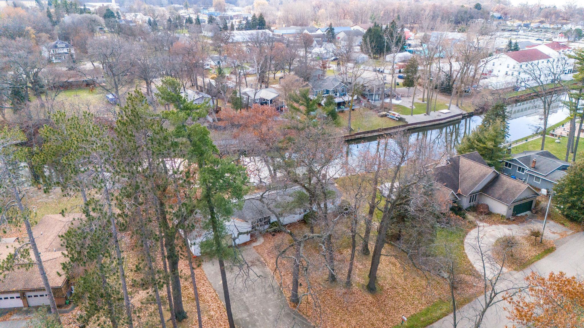 6717 Riverside Drive