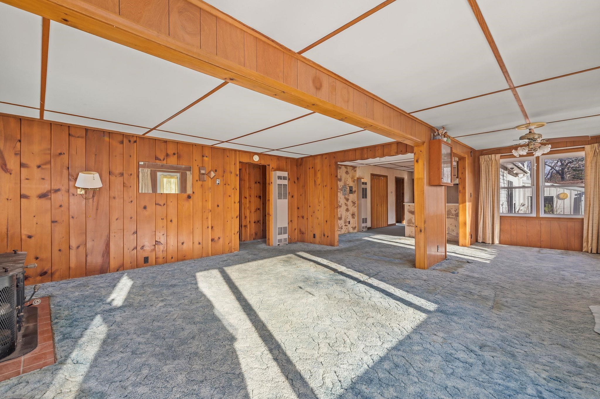 6717 Riverside Drive