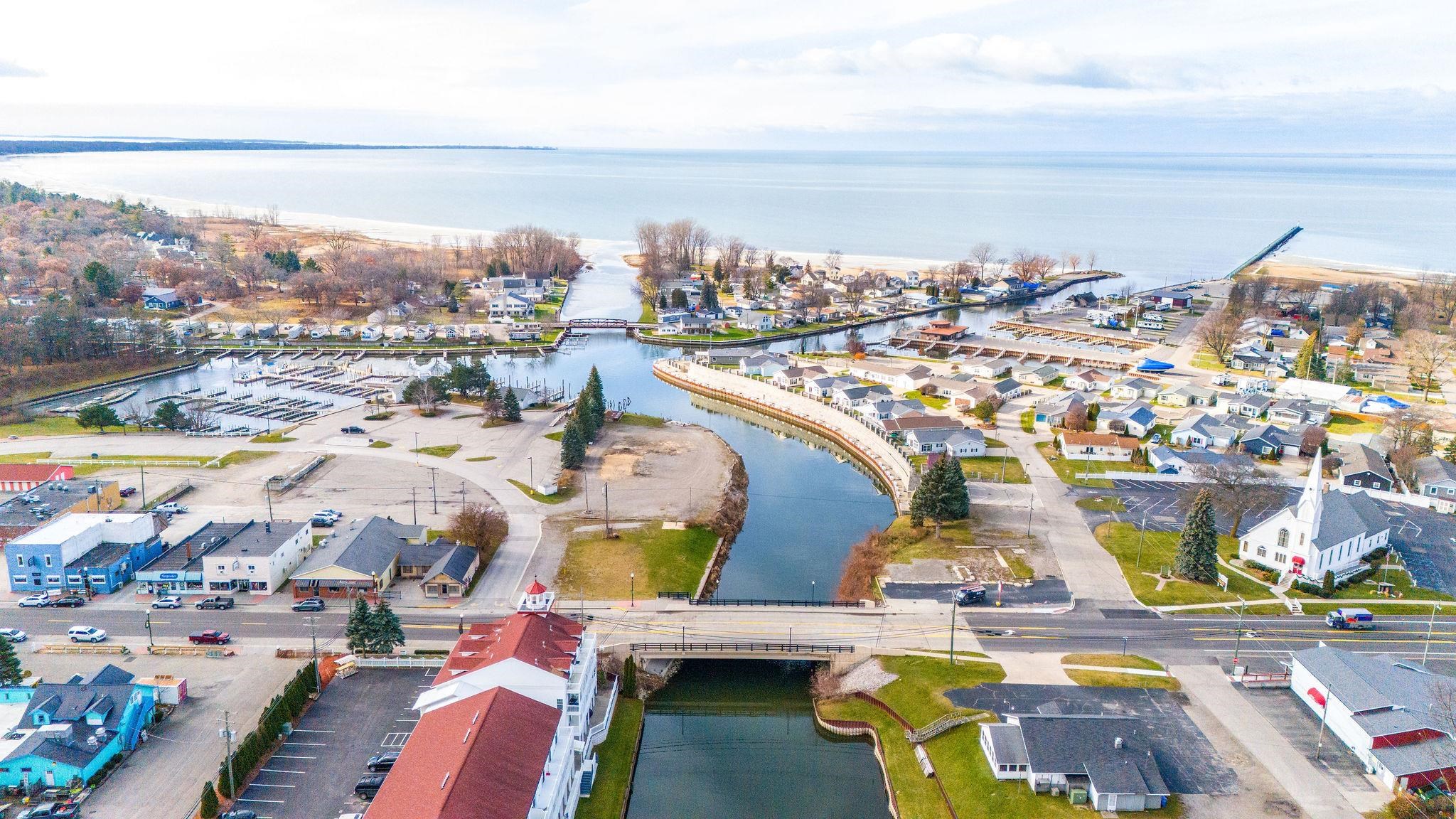 6717 Riverside Drive