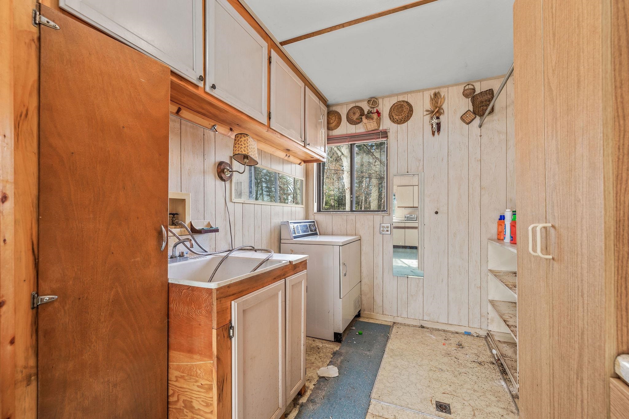 6717 Riverside Drive