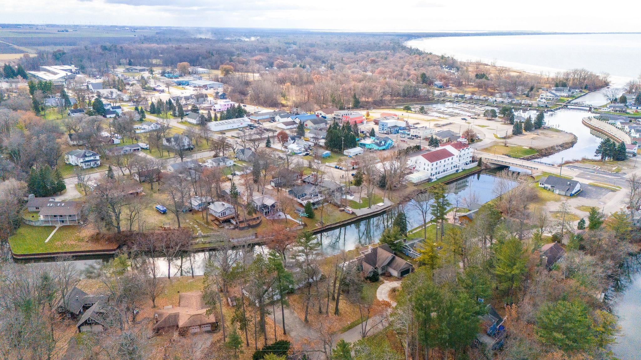 6717 Riverside Drive